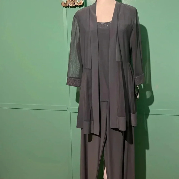 Gorgeous pantsuit - Picture 5 of 14